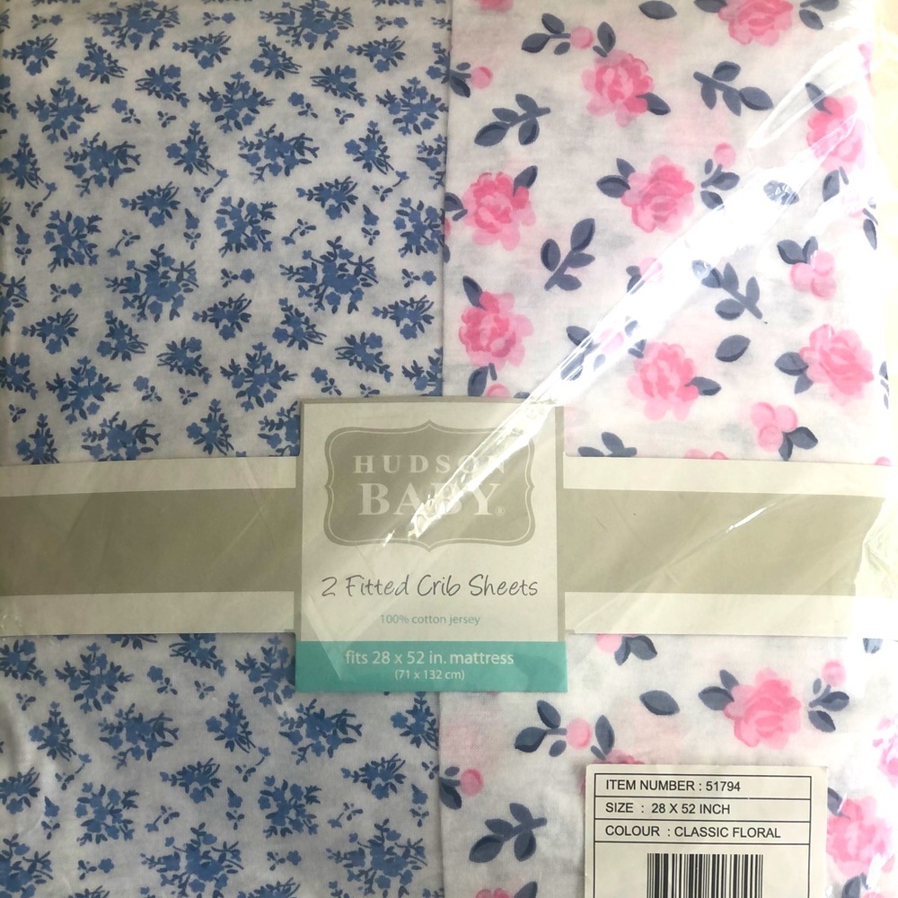 2 fitted Crib sheets